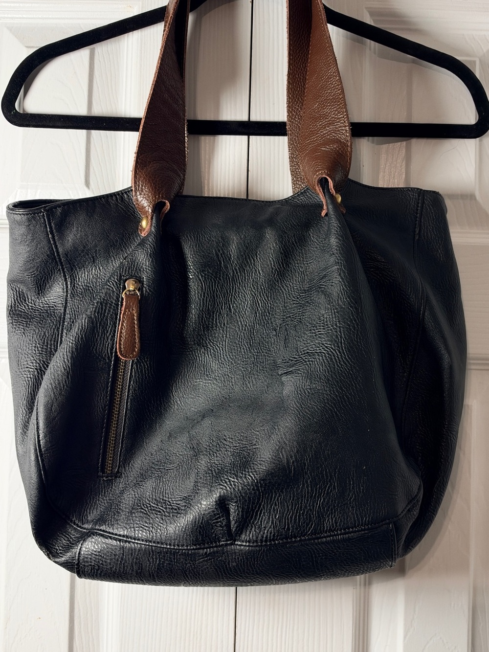 Inzi Black Leather Tote Bag with Brown Handles